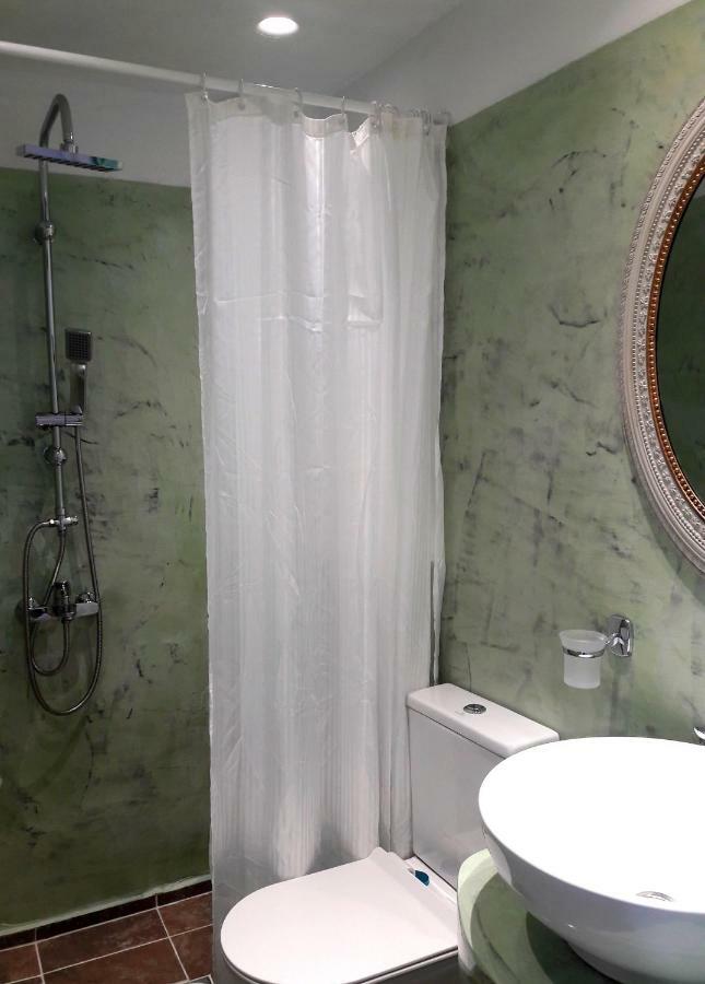 George'S Place Иос Экстерьер фото